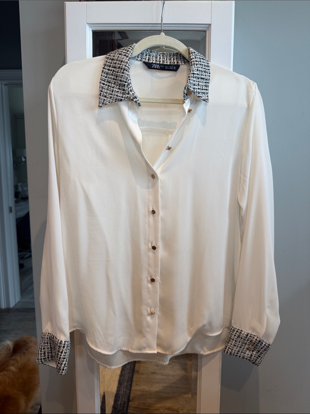 Zara Cream Button-Front Shirt with Black-and-White Tweed Collar & Cuffs